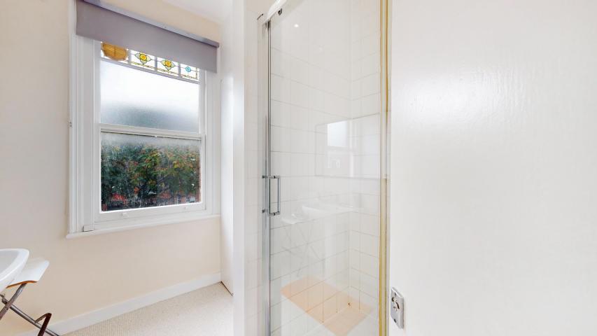 Modern Studio Goldhurst Terrace, West Hampstead (Heating + Hot water included)